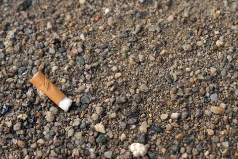 Cigarette but on the ground Foto stock