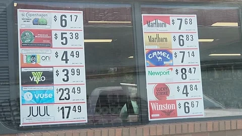 Cigarette Smoke Signage 動画素材 201688475
