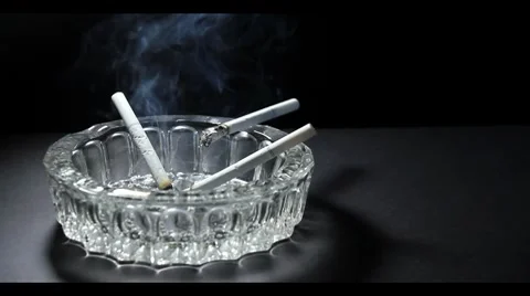 Cigarettes 库存影片 7135980