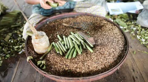 Cigarettes workshop on Inle lake 스톡 동영상 11093293