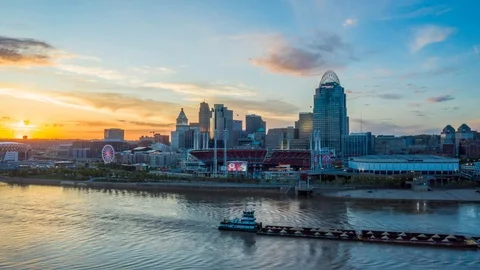Cincinnati Skyline Reds Stadium Sunset 库存影片 107397589