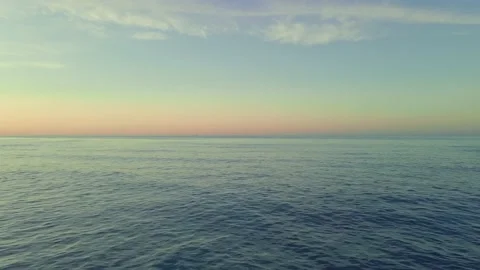 Cinemagraph loop of dramatic horizon sunrise over the sea Video stock 142495951