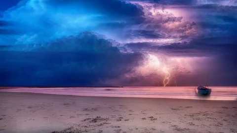 Cinemagraph of storm clouds over lake with lightning Vídeo Stock 105683238