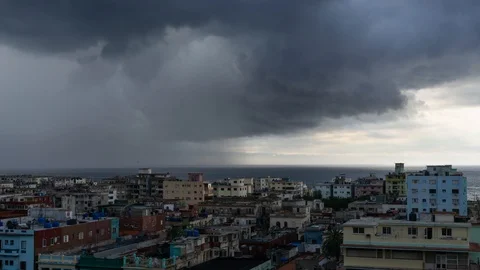 Cinemagraph of a Storm Passing over Old Havana Video stock 121821165