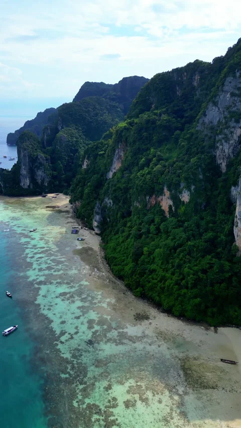 Cinematic Aerial View of Koh Phi Phi Island Coastline Thailand Vídeos de archivo 338386112