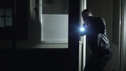 Cinematic Armed Police Officers Stealth Maneuver, Aim Guns At Night, 4K Crime Видео 103400297