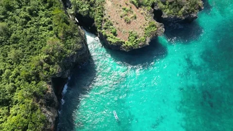 Cinematic-cliffs-and-ocean-drone-4k-sunny-day-view-02 動画素材 317693125