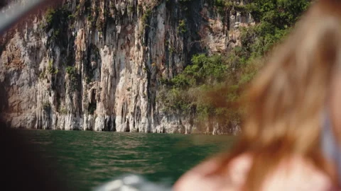 Cinematic Close-up of Majestic Limestone Cliffs and Karst Formations on Cheow 库存影片 334643655