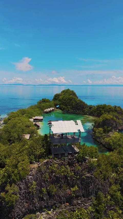 Cinematic Drone Flight Over Hidden Lagoon Rufas Island 4K UHD 库存影片 346753209