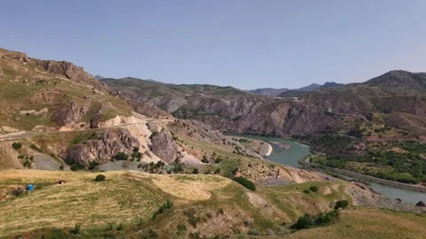 Cinematic Drone Flight Over Hilltop Mosque with Crescent View Vídeos de archivo 336326976