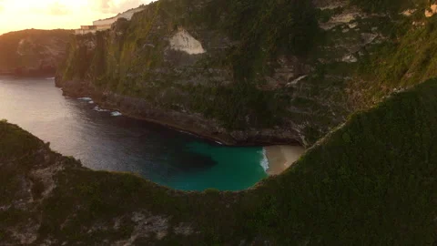 Cinematic Drone Flight Over Iconic Nusa Penida Coastline 4K UHD Видео 340480110