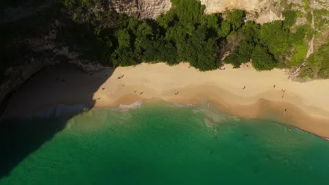 Cinematic Drone Flight Over Iconic Nusa Penida Coastline 4K UHD Видео 340480142