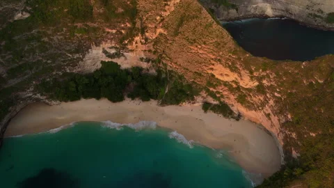 Cinematic Drone Flight Over Iconic Nusa Penida Coastline 4K UHD Видео 340480255