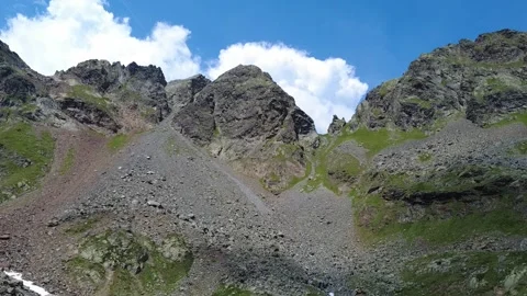 Cinematic Drone Flight Over Mountain Landscape 動画素材 338001523