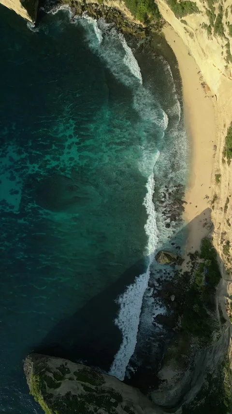 Cinematic Drone Flyover Diamond Beach Pinnacle Cliffs Indonesia Видео 339080321