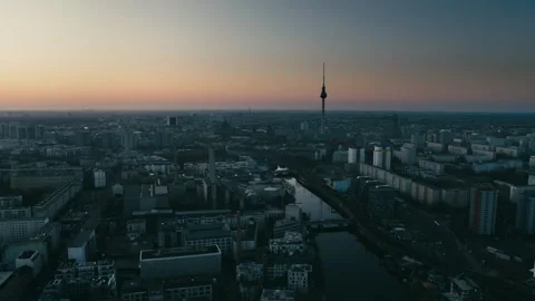 Cinematic Drone Shot Flying Backwards Over Berlin at Sunset 09/17/2024 動画素材 328742505