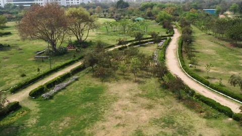 Cinematic drone view of park in new delhi 库存影片 331249090