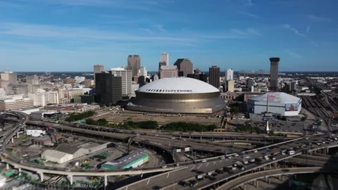 Cinematic Establishing Hyperlapse Above Caesars Superdome in Downtown New Vídeo Stock 320558427