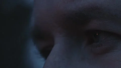 Cinematic eyes by the fire 動画素材 285153565