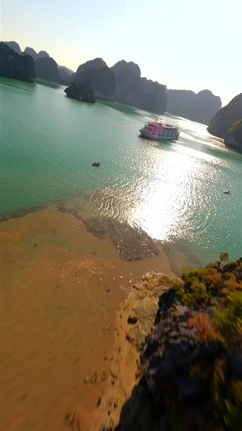 Cinematic FPV Flight Close To Limestone Rocky Sslands On Ha Long Bay in Vietnam 스톡 동영상 280893536