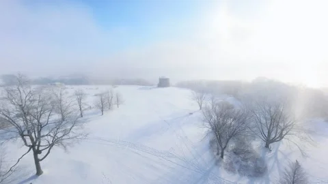 Cinematic FPV Flight Over Snowy Park Path — Winter Landscape 스톡 동영상 323249490