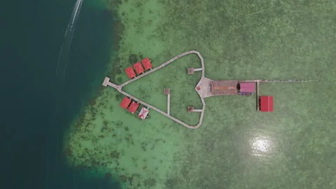 Cinematic FPV Style Flyover of Exotic Misool Coastline Indonesia Vídeos de archivo 337471209