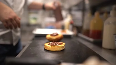 Cinematic hamburger preparation Stock Footage 181042554