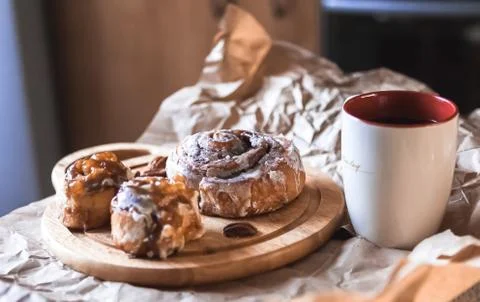 Cinnamon cake with coffee Stock Photos