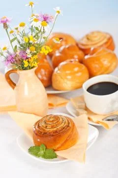 Cinnamon roll breakfast Stock Photos