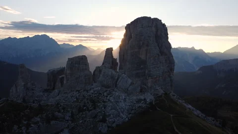 Cinque Torri Five Towers Mountain in Italian Dolomites near Cortina d'Ampezzo 스톡 동영상 209161492