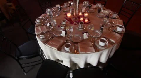Circle glide around set table at wedding Vidéo 11134514