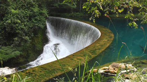 Circle waterfall Video stock 32237312