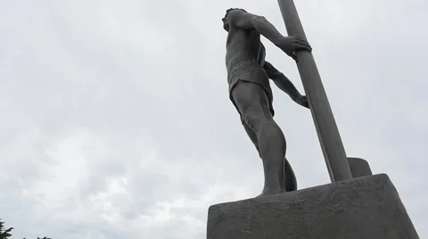 Circling around a statue Stock Footage 64228180