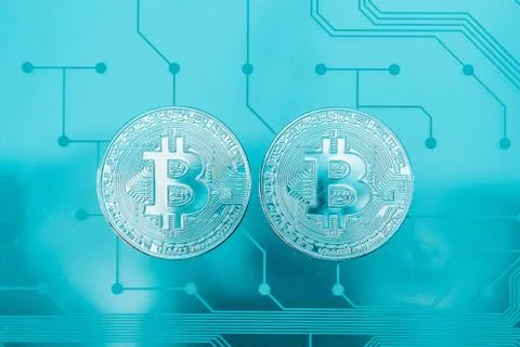 Circuit board with a bitcoin 스톡 사진