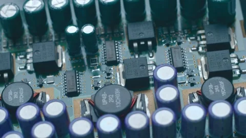 Circuit board with microcircuits, transistors, diodes, coils and capacitors 库存影片 313150923