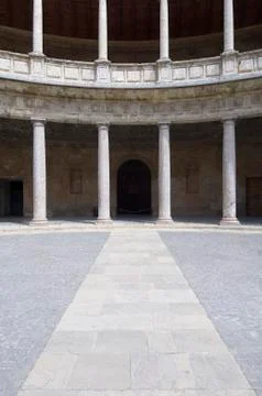 Circular courtyard Фото