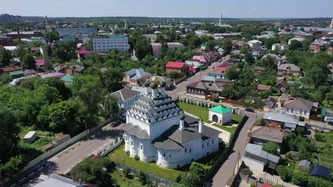 Circular drone flight around Old Believers church Vidéo 327484818