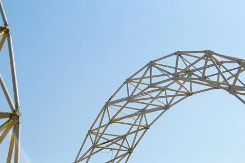 Circular metal structure created with round pipes, abstract image on a ligh.. Foto stock