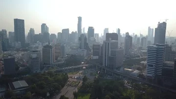 Circular movement around crossroad in big city Bangkok Stock-Footage 85941315