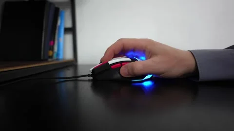 Circular movements with a computer mouse. Vídeo Stock 303216118