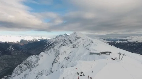 Circular panorama from a bird's-eye view of the mountains. Vidéo 99340450