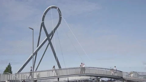 Circular Pedestrian Bridge - Aveiro Video stock 237910200
