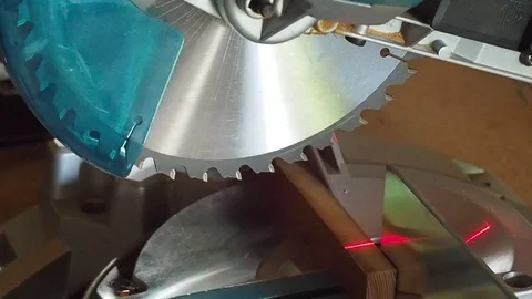 Circular saw Stock-Footage 95202596