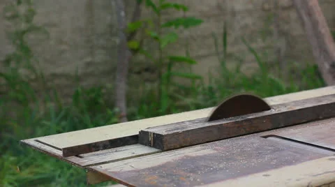 Circular saw working Stockbeeldmateriaal 24506537