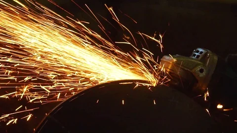 Circular Saw Working Process Close-Up 動画素材 112438653