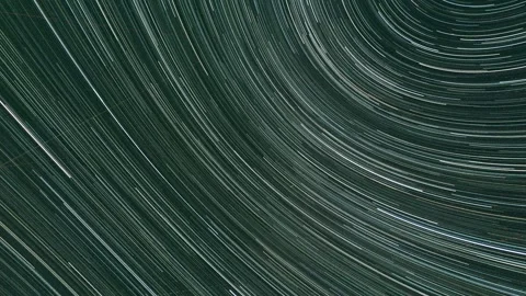 Circular star trails moving across night sky Vídeo Stock 342701146