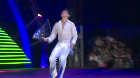 Circus juggler on stage. Stock Footage 39793417