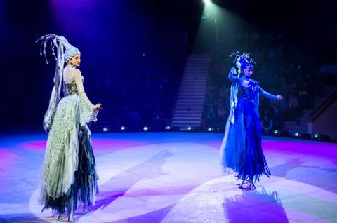 Circus number Three elements (skating on stilts) 스톡 사진