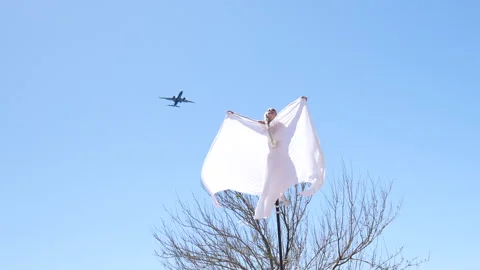 Circus performer on a swaying pole Stock Footage 306450398