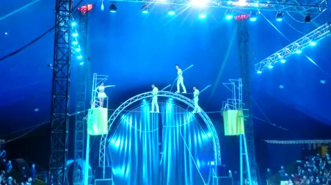 Circus Shapito Demidov. A high wire walkers performs at the  Circus tent. 库存影片 62760976